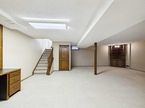 503 Dalcastle Mews Nw, Calgary, AB - Indoor