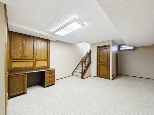 503 Dalcastle Mews Nw, Calgary, AB - Indoor