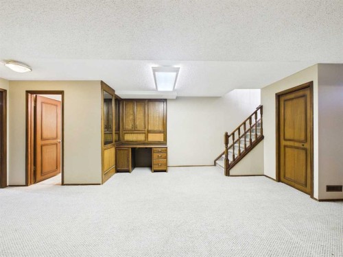 503 Dalcastle Mews Nw, Calgary, AB - Indoor