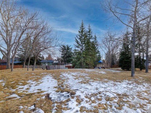 503 Dalcastle Mews Nw, Calgary, AB - Outdoor