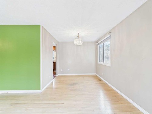 503 Dalcastle Mews Nw, Calgary, AB - Indoor Photo Showing Other Room