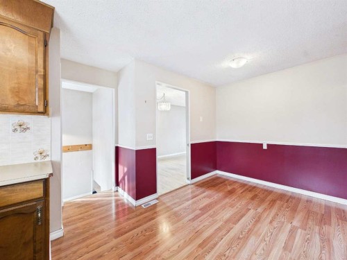 503 Dalcastle Mews Nw, Calgary, AB - Indoor Photo Showing Other Room