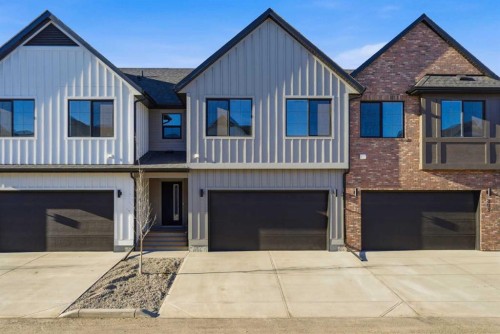 802-201 Cooperswood Green SW Airdrie, AB T3B 3Y6