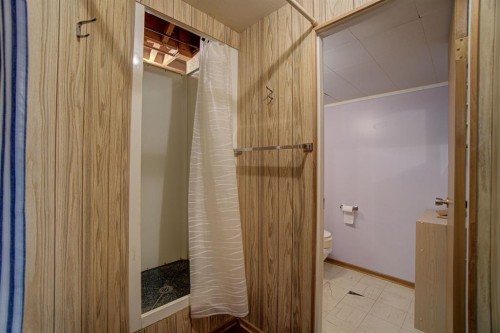 524 51 Avenue West, Claresholm, AB - Indoor