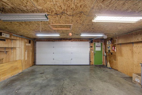 524 51 Avenue West, Claresholm, AB - Indoor Photo Showing Garage
