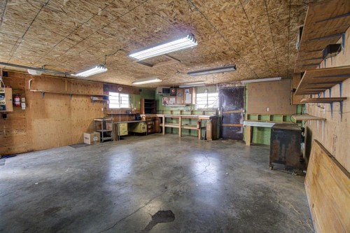 524 51 Avenue West, Claresholm, AB - Indoor