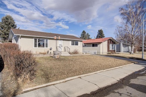 524 51 Avenue West, Claresholm, AB - Outdoor