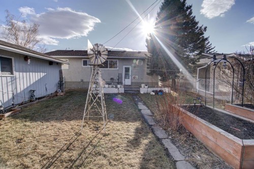 524 51 Avenue West, Claresholm, AB - Outdoor