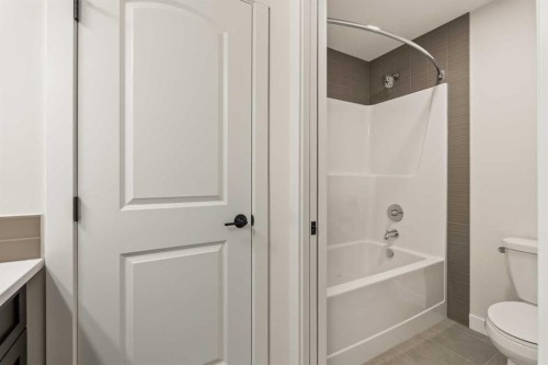 27 Setonvista Grove Se, Calgary, AB - Indoor Photo Showing Bathroom