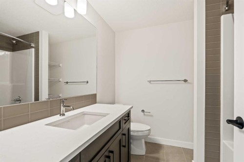 27 Setonvista Grove Se, Calgary, AB - Indoor Photo Showing Bathroom