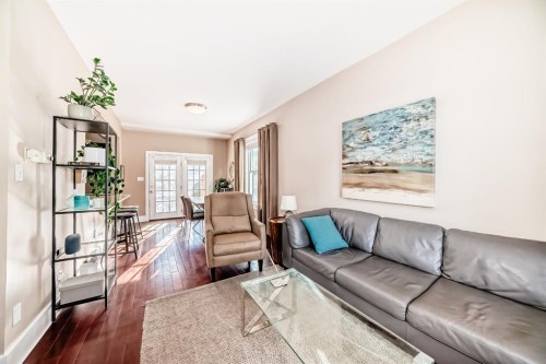 2125 36 Avenue Sw, Calgary, AB - Indoor Photo Showing Living Room