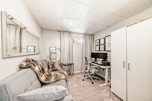 2125 36 Avenue Sw, Calgary, AB - Indoor Photo Showing Office