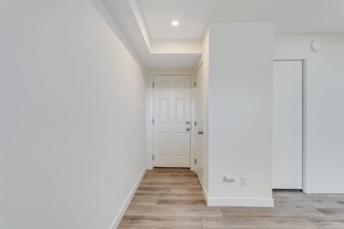 91 Spring Creek Common Sw, Calgary, AB - Indoor Photo Showing Other Room