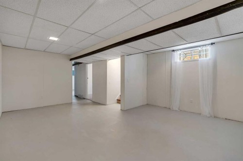3404 35 Avenue Se, Calgary, AB - Indoor Photo Showing Basement