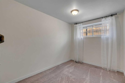 3404 35 Avenue Se, Calgary, AB - Indoor Photo Showing Other Room