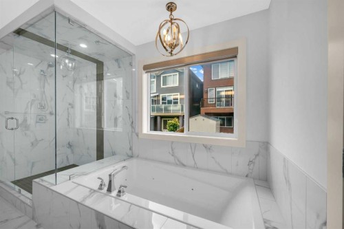 127 Evansview Road Nw, Calgary, AB - Indoor Photo Showing Bathroom