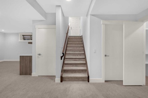127 Evansview Road Nw, Calgary, AB - Indoor Photo Showing Other Room