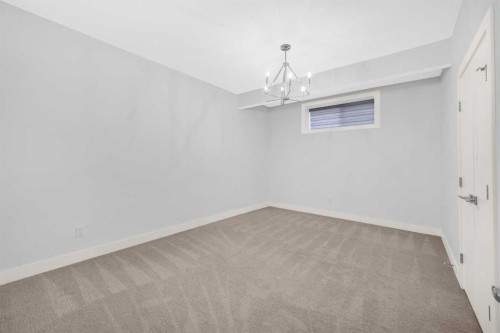 127 Evansview Road Nw, Calgary, AB - Indoor Photo Showing Other Room