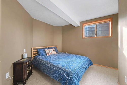 105 Citadel Crest Park Nw, Calgary, AB - Indoor Photo Showing Bedroom