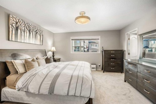 34 Edgeridge Mews Nw, Calgary, AB - Indoor Photo Showing Bedroom