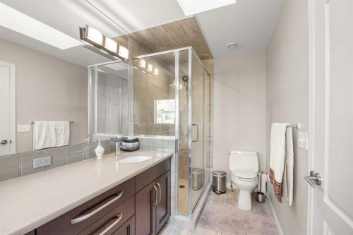 34 Edgeridge Mews Nw, Calgary, AB - Indoor Photo Showing Bathroom