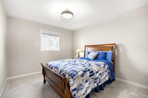 34 Edgeridge Mews Nw, Calgary, AB - Indoor Photo Showing Bedroom