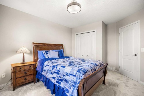 34 Edgeridge Mews Nw, Calgary, AB - Indoor Photo Showing Bedroom