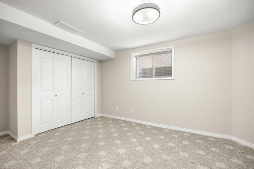 34 Edgeridge Mews Nw, Calgary, AB - Indoor Photo Showing Other Room