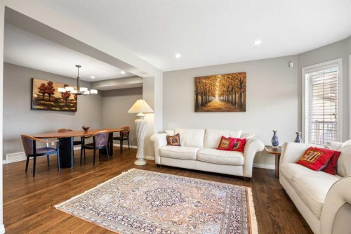 34 Edgeridge Mews Nw, Calgary, AB - Indoor Photo Showing Living Room