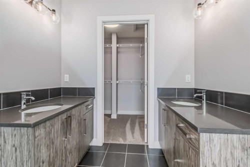 4 Topaz Place, Cochrane, AB - Indoor Photo Showing Bathroom
