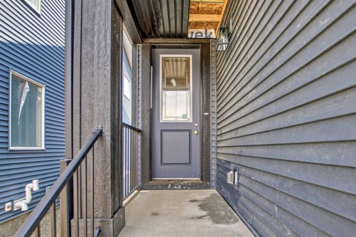 4 Topaz Place, Cochrane, AB - Outdoor