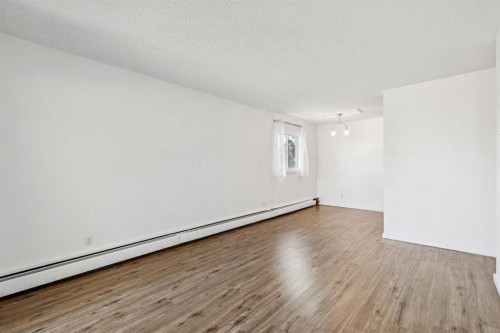 54-366 94 Avenue Se, Calgary, AB - Indoor Photo Showing Other Room