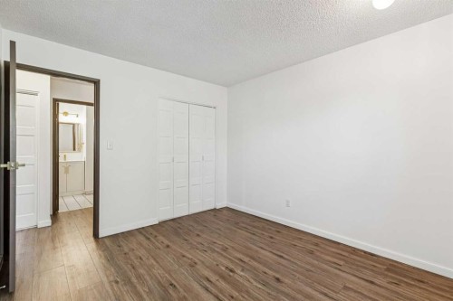 54-366 94 Avenue Se, Calgary, AB - Indoor Photo Showing Other Room