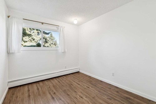 54-366 94 Avenue Se, Calgary, AB - Indoor Photo Showing Other Room