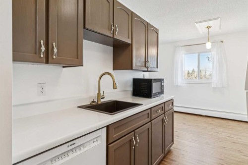 54-366 94 Avenue Se, Calgary, AB - Indoor Photo Showing Kitchen