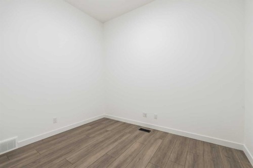 71 Silver Spruce Grove Sw, Calgary, AB - Indoor Photo Showing Other Room