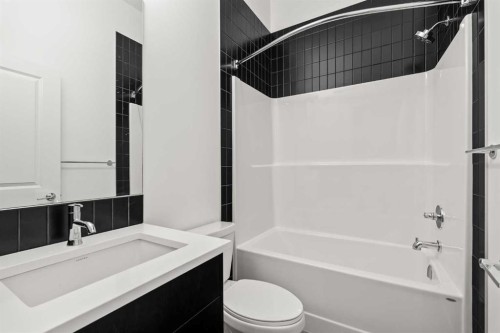 71 Silver Spruce Grove Sw, Calgary, AB - Indoor Photo Showing Bathroom