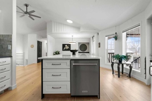 140 Allen Crescent, Vulcan, AB - Indoor Photo Showing Kitchen