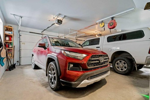 140 Allen Crescent, Vulcan, AB - Indoor Photo Showing Garage