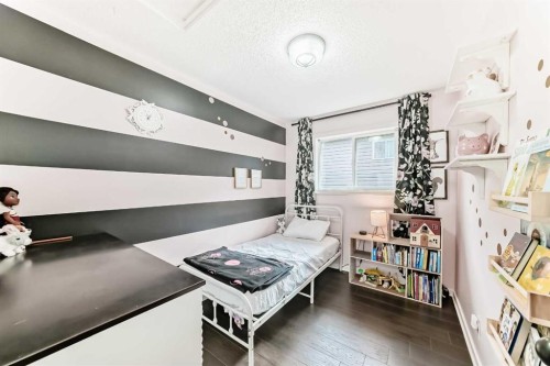 12 Taraglen Road Ne, Calgary, AB - Indoor