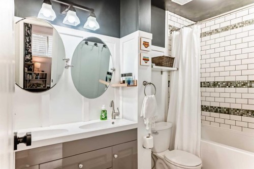 12 Taraglen Road Ne, Calgary, AB - Indoor Photo Showing Bathroom