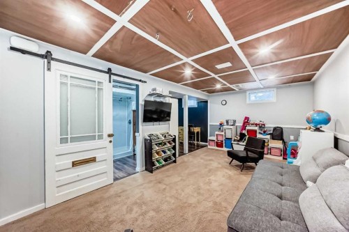 12 Taraglen Road Ne, Calgary, AB - Indoor