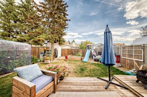 12 Taraglen Road Ne, Calgary, AB - Outdoor