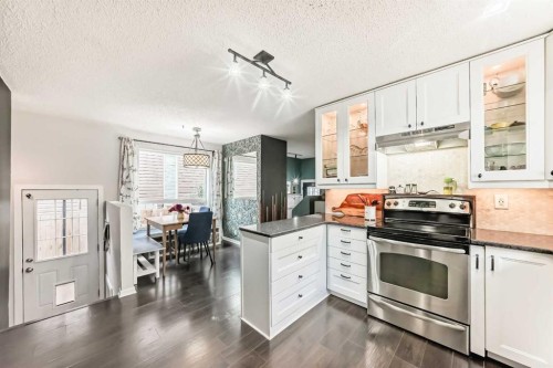 12 Taraglen Road Ne, Calgary, AB - Indoor Photo Showing Kitchen