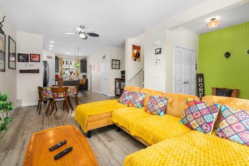 75 Williamstown Landing Nw, Airdrie, AB - Indoor Photo Showing Living Room