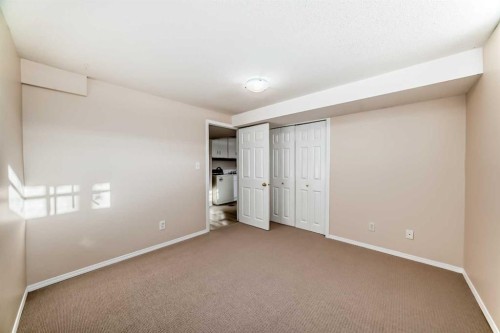 208 Bracewood Road Sw, Calgary, AB - Indoor Photo Showing Other Room