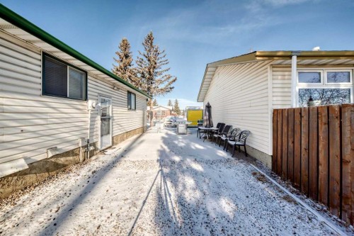 208 Bracewood Road Sw, Calgary, AB - Outdoor With Exterior