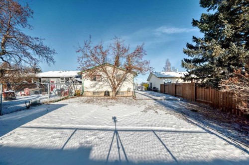 208 Bracewood Road Sw, Calgary, AB - Outdoor