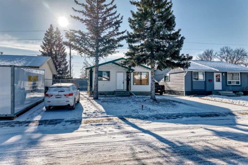 208 Bracewood Road Sw, Calgary, AB - Outdoor