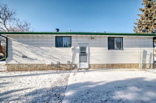 208 Bracewood Road Sw, Calgary, AB - Outdoor